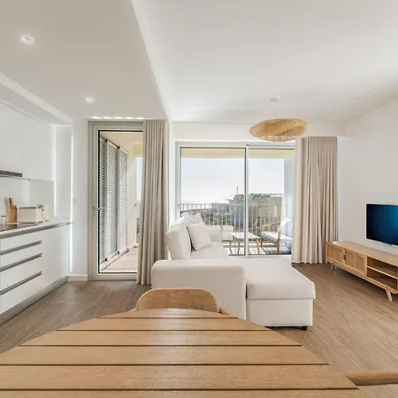 Atlantic Pearl Pool & Ocean View One Bedroom Camara de Lobos