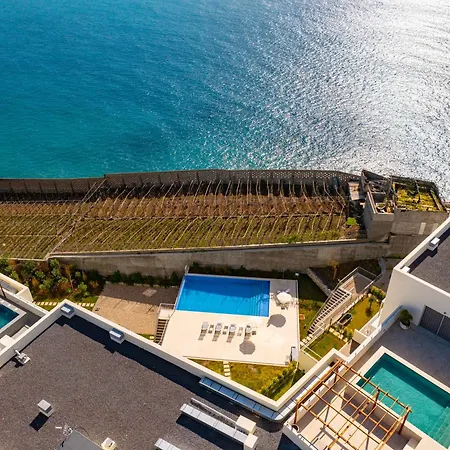 Atlantic Pearl Pool & Ocean View One Bedroom Camara de Lobos