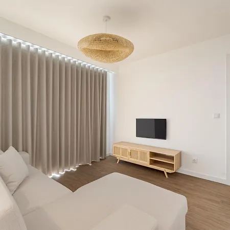 Atlantic Pearl Pool & Ocean View One Bedroom Camara de Lobos