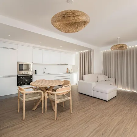Atlantic Pearl Pool & Ocean View One Bedroom Apartment Camara de Lobos