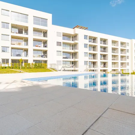 Atlantic Pearl Pool & Ocean View One Bedroom