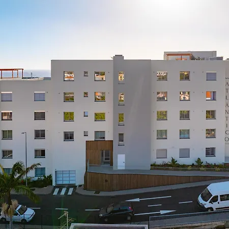 Atlantic Pearl Pool & Ocean View One Bedroom *