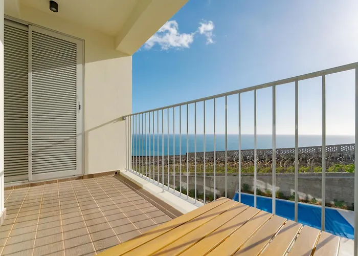 Apartment Atlantic Pearl Pool & Ocean View One Bedroom Camara de Lobos