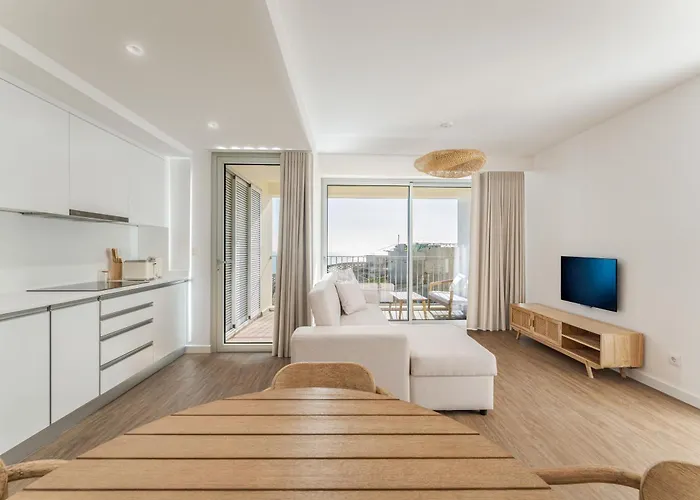 Atlantic Pearl Pool & Ocean View One Bedroom Camara de Lobos