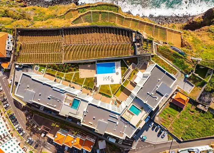 Atlantic Pearl Pool & Ocean View One Bedroom Camara de Lobos