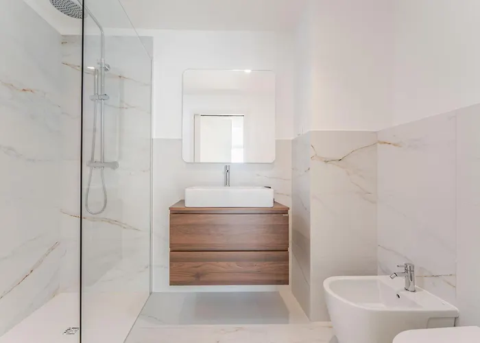Atlantic Pearl Pool & Ocean View One Bedroom *