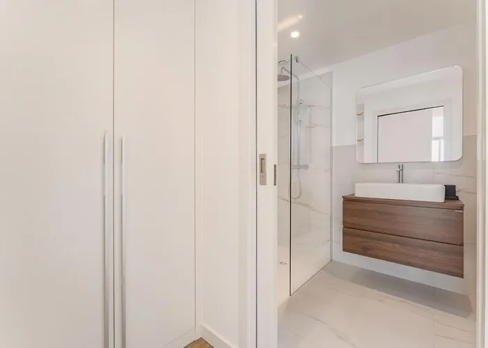 Atlantic Pearl Pool & Ocean View One Bedroom * Camara de Lobos