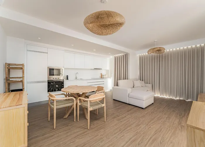 Atlantic Pearl Pool & Ocean View One Bedroom Apartment Camara de Lobos