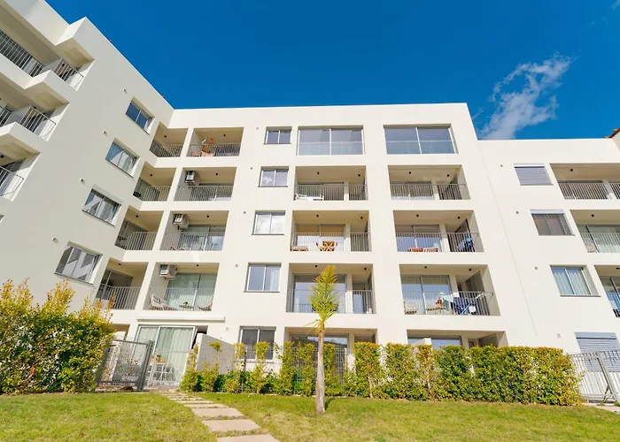 Atlantic Pearl Pool & Ocean View One Bedroom *